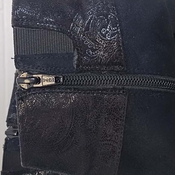 Soft Style Black Vegan Suede Fold Over Side Zip Padded Insole Ankle Boots - Picture 12 of 14